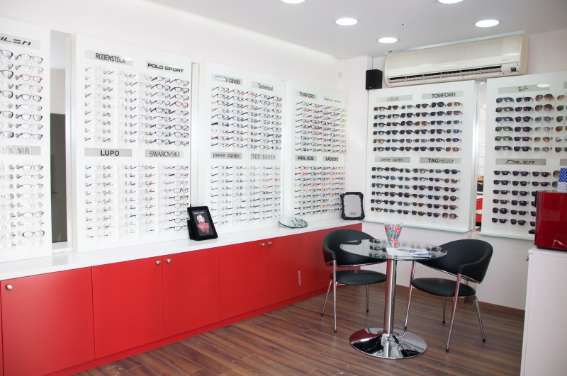 jardinerie-CONSEGUDES-min_store-office-interior-design-brand-optometrist-design-809393-pxhere.com